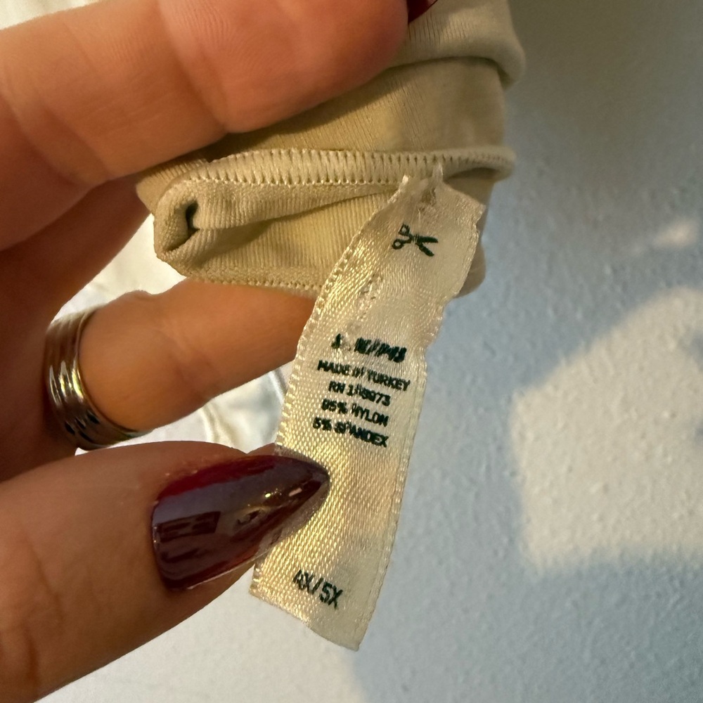 SKIMS ESSENTIAL CREWNECK BODYSUIT 4X/5X - Picture 3 of 3